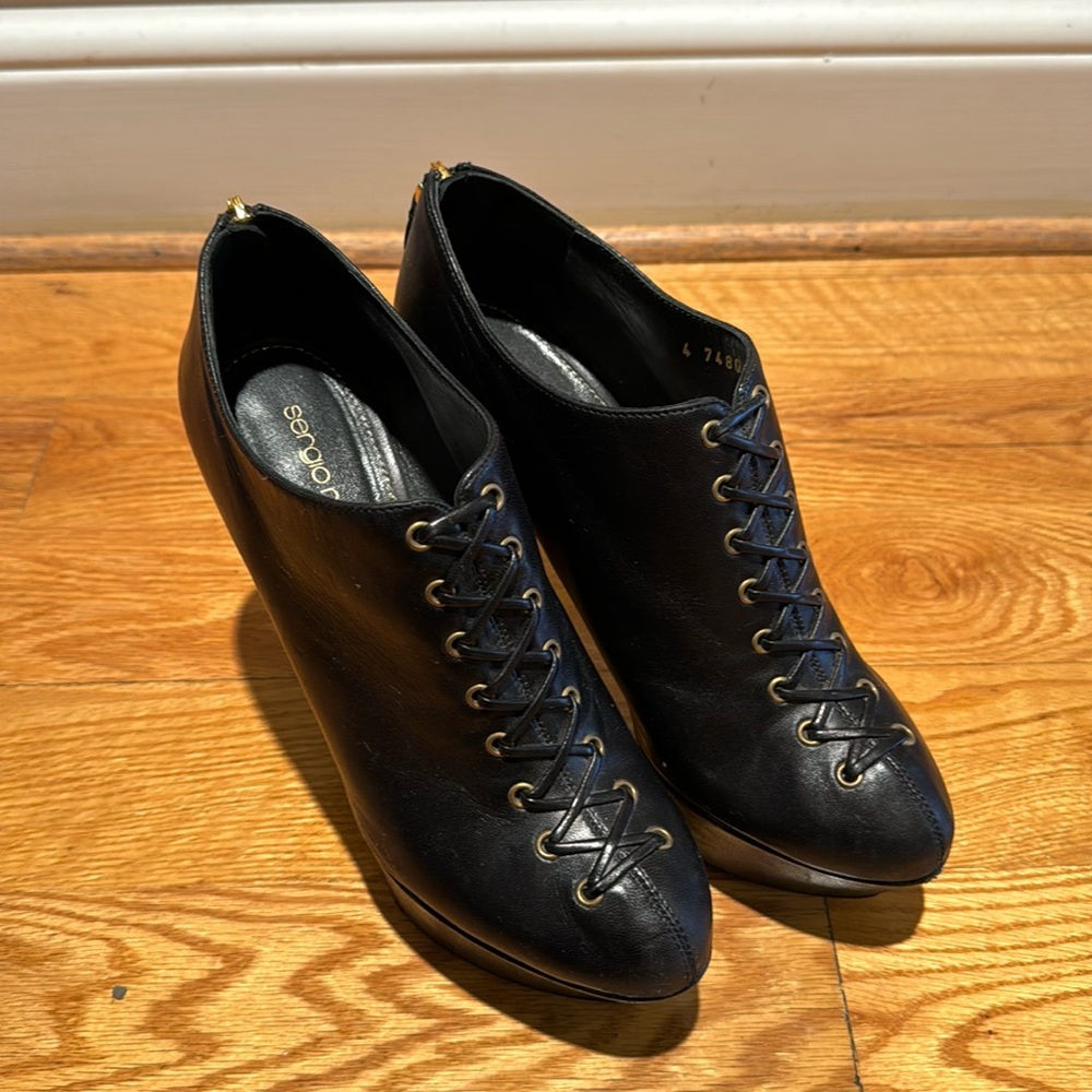 Leather Sergio Rossi Lace Up Style Pumps